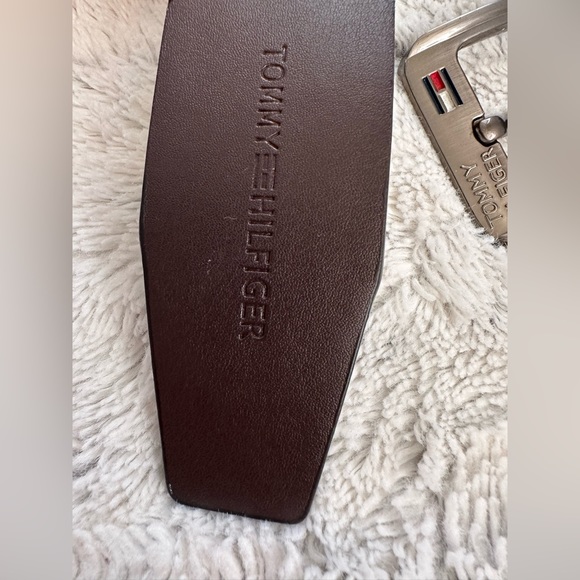 TOMMY HILFIGER men’s brown leather belt - Picture 8 of 9